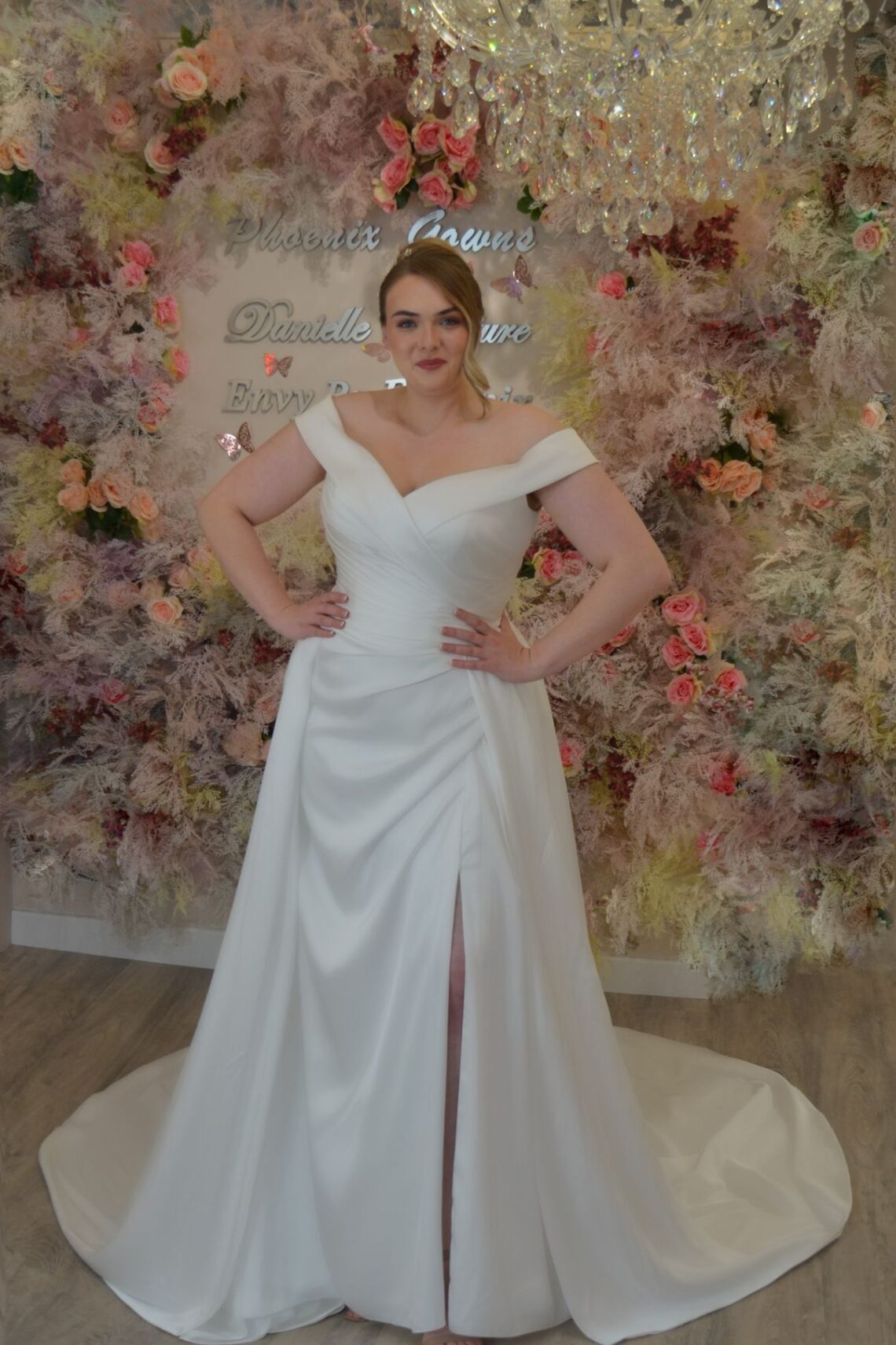 Brautkleid PH8239 von Phoenix Bridal kaufen bei Weddingworld 2