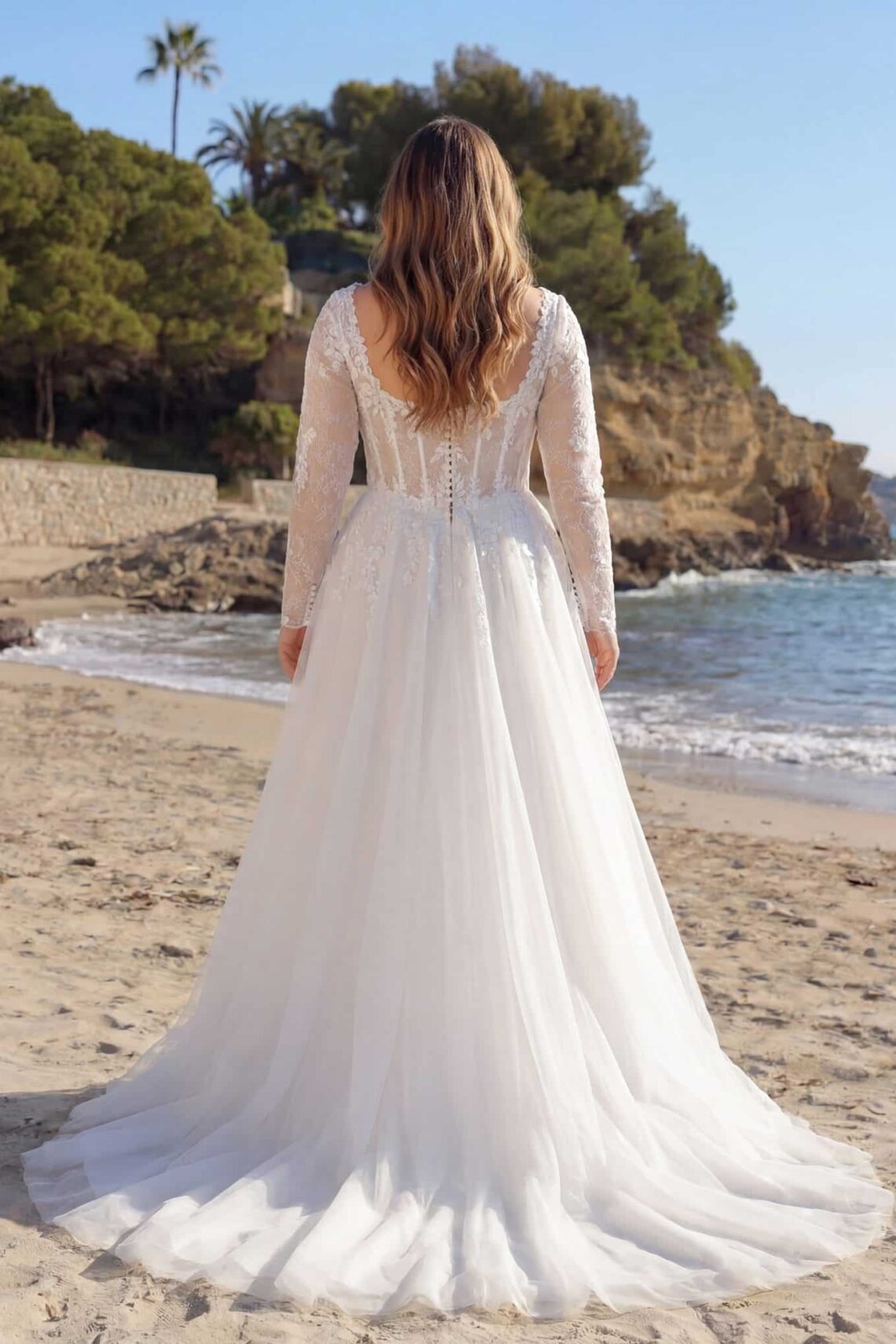 Florentina-Azuree-Curvy-Back-1650x2048
