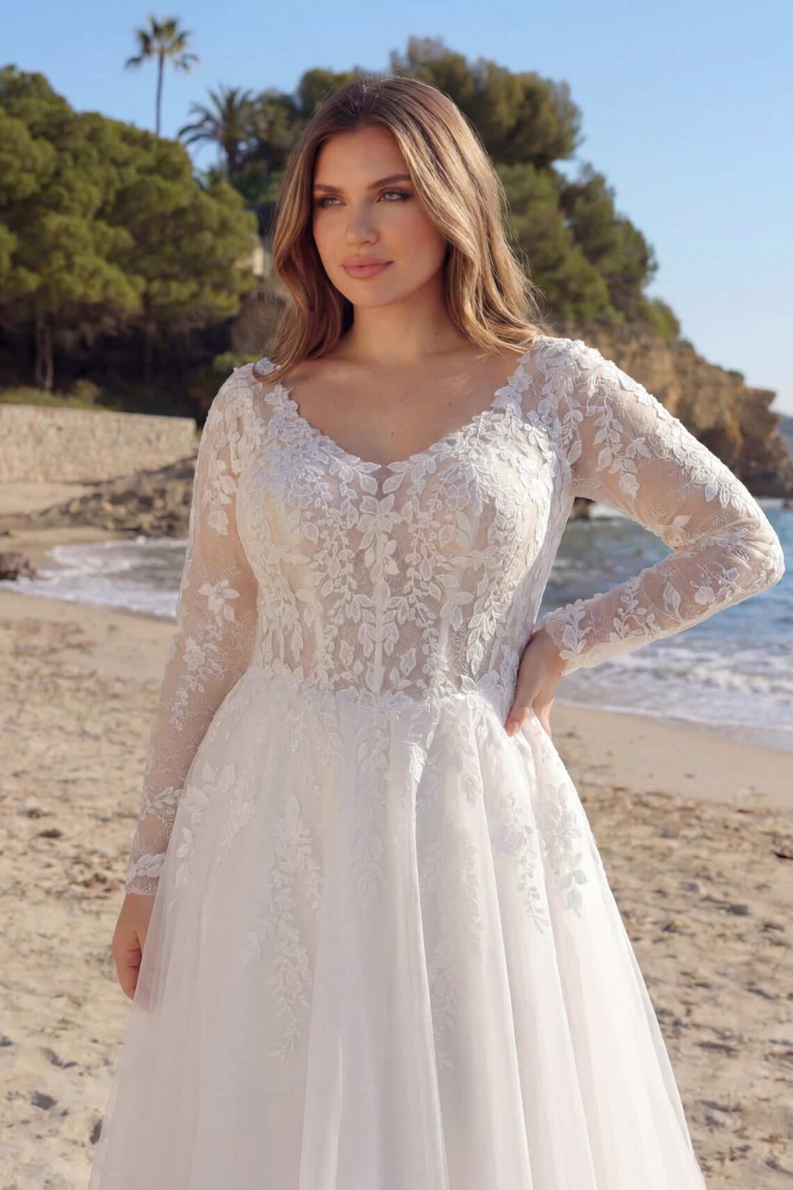 Florentina-Azuree-Curvy-Close-1650x2048