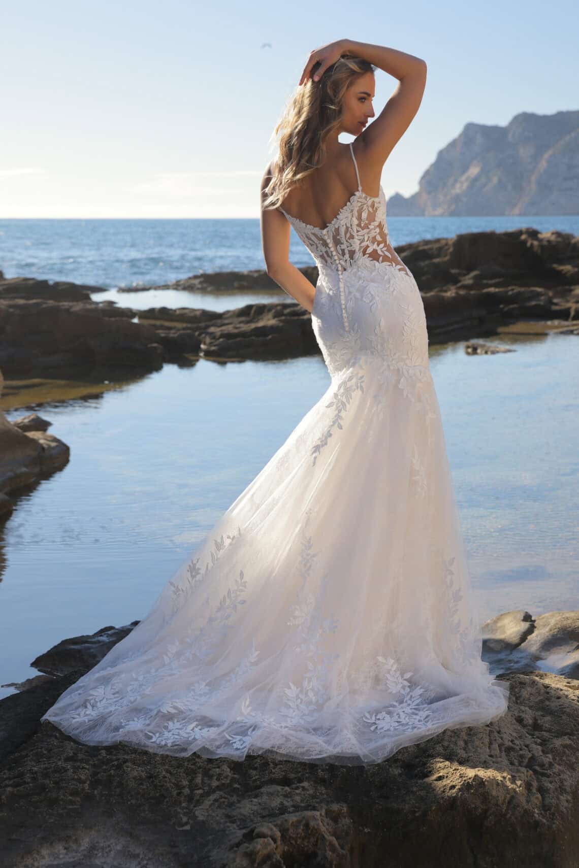 Brautkleid Goddess von Azuree kaufen bei Weddingworld 1