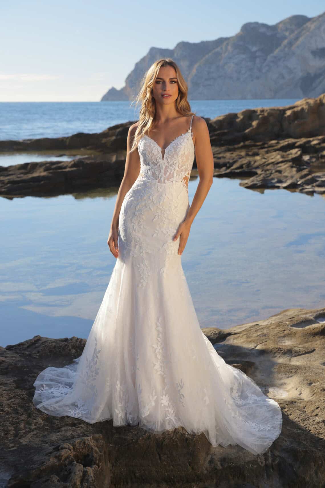 Brautkleid Goddess von Azuree kaufen bei Weddingworld 5