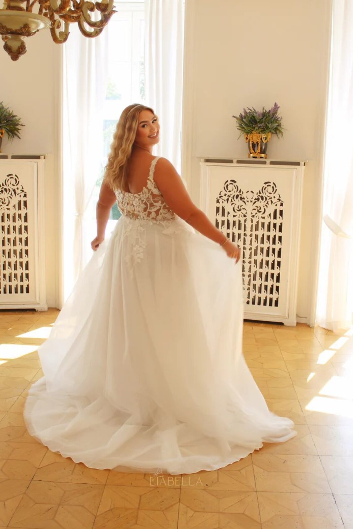 Brautkleid Lorena van Lia Bella kaufen im Weddingworld 1