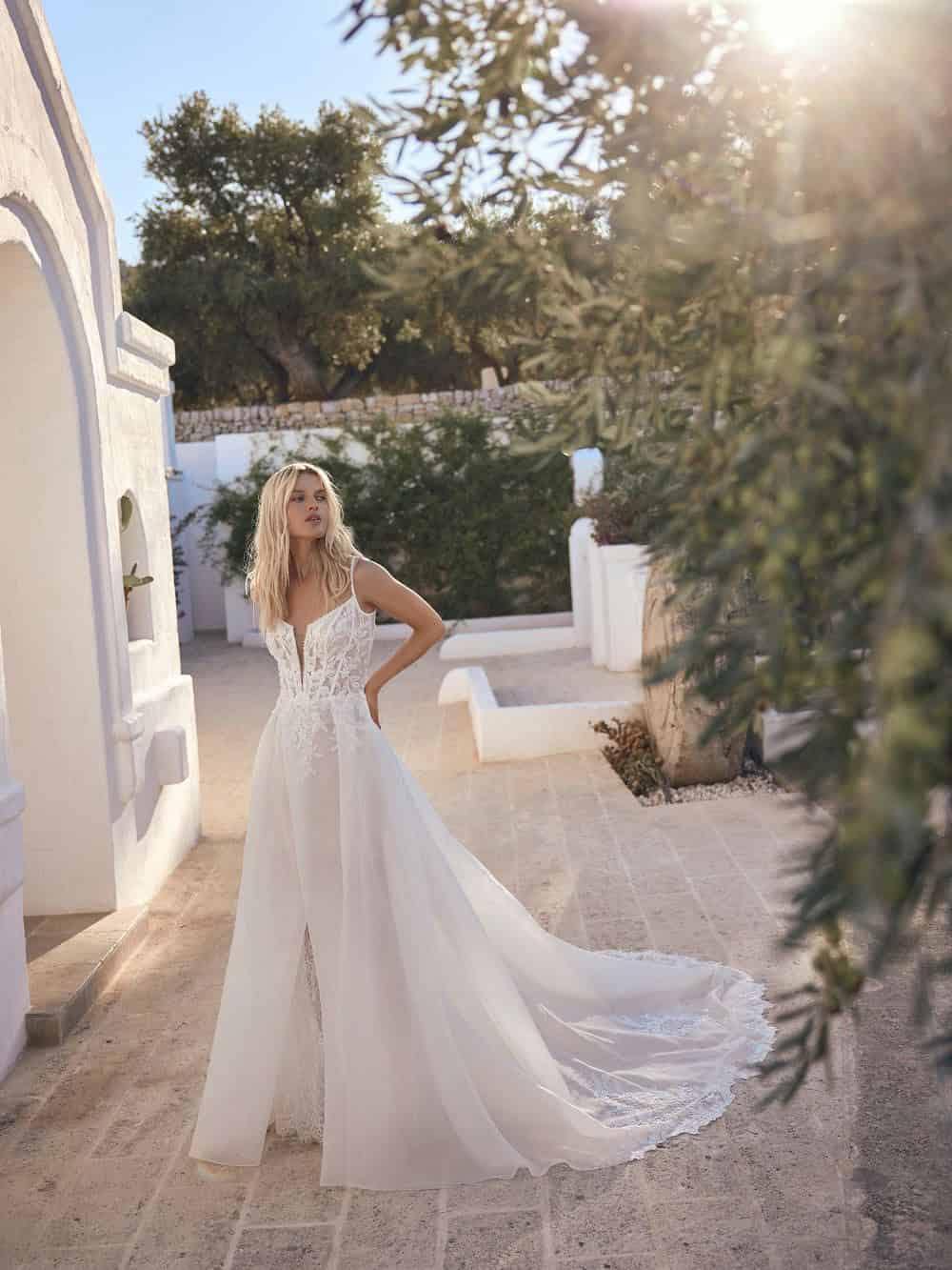Brautkleid Lyana von Modeca kaufen bei Weddingworld 1