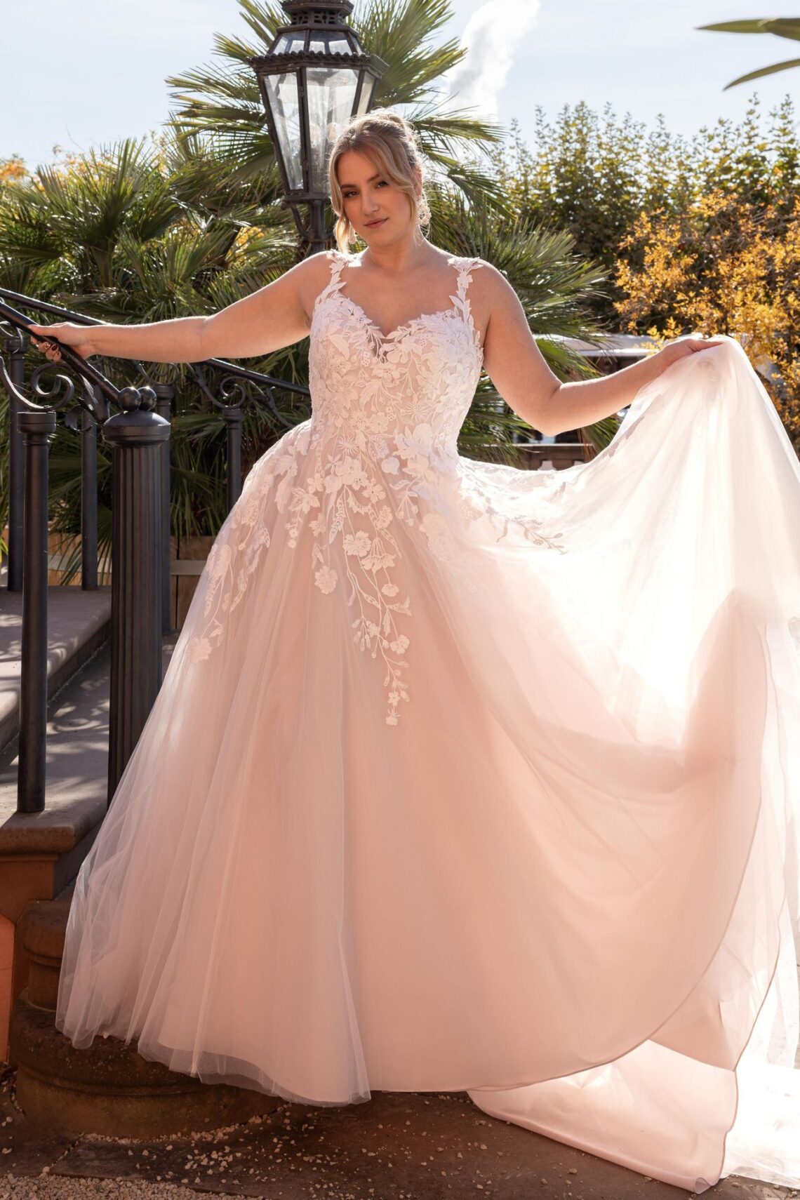 Brautkleid 90807 von Modeca kaufen bei Weddingworld 1