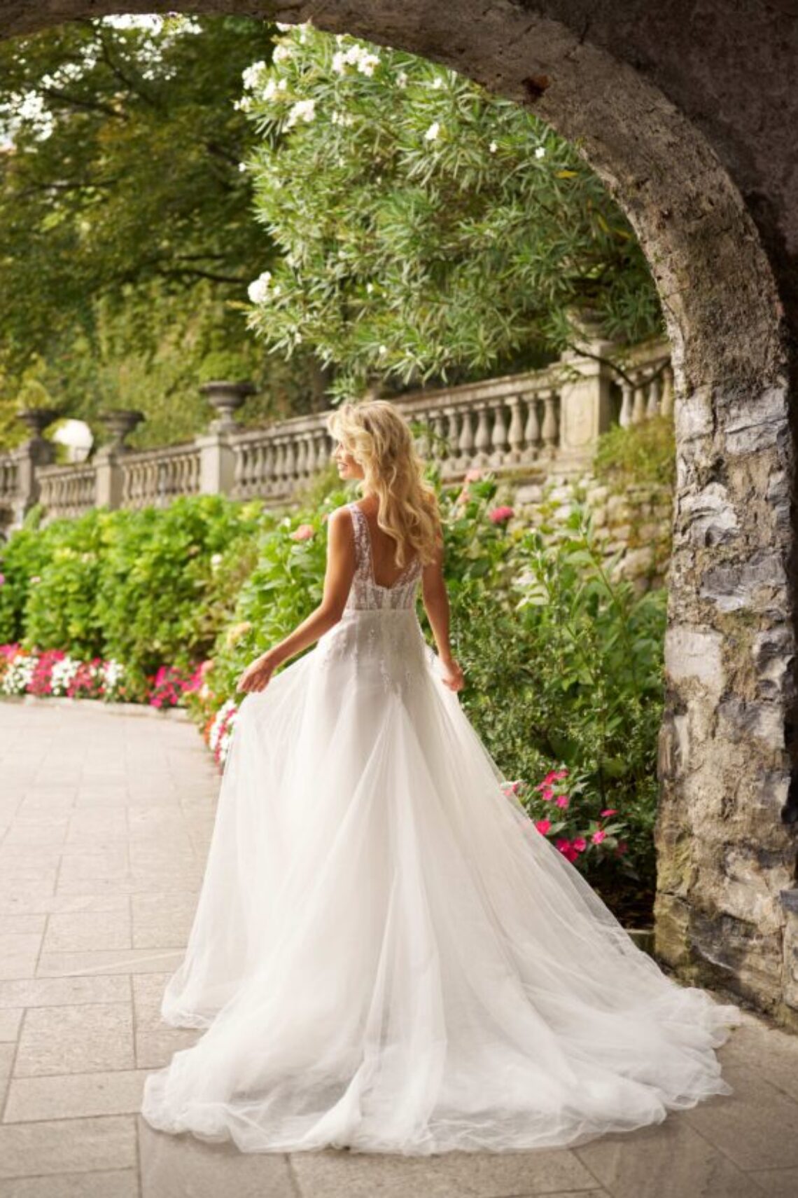 Monet_Back_d1_0768-600x840