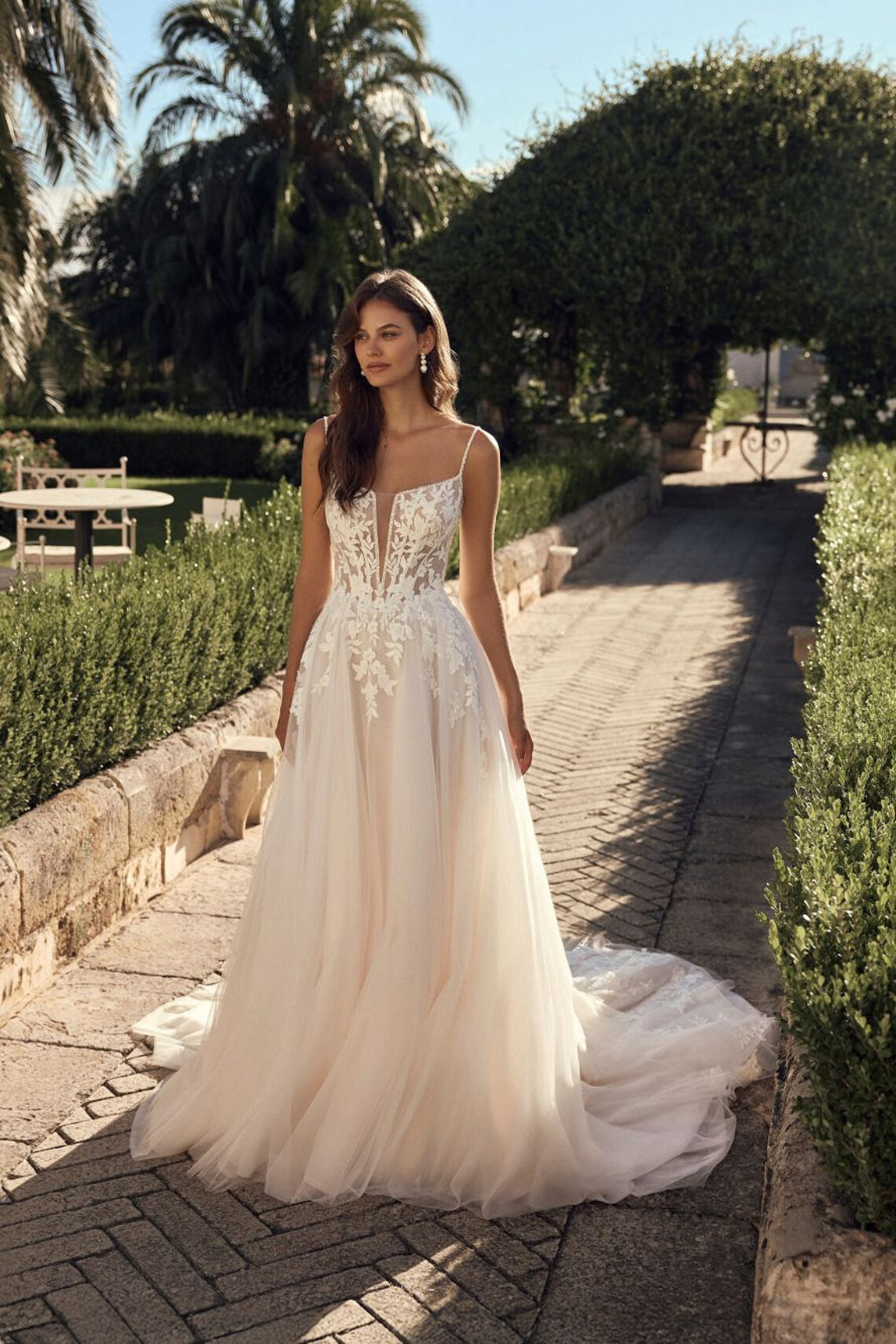 Brautkleid Moyra von Modeca kaufen bei weddingworld 1
