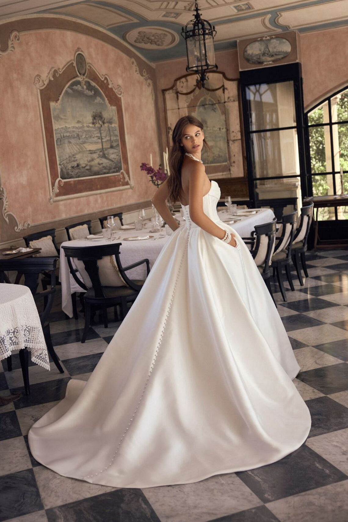 Brautkleid Mystique von Modeca kaufen bei Weddingworld 1
