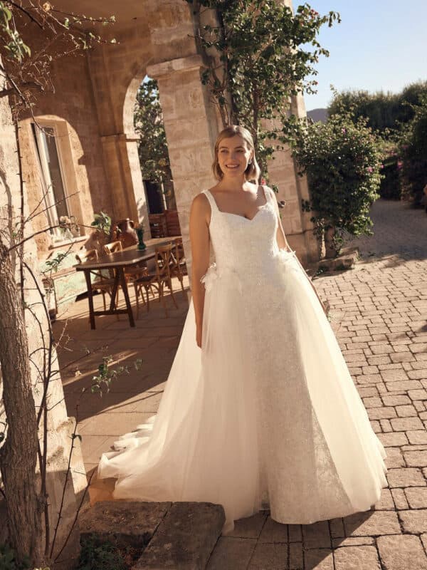  Modeca Norelle
