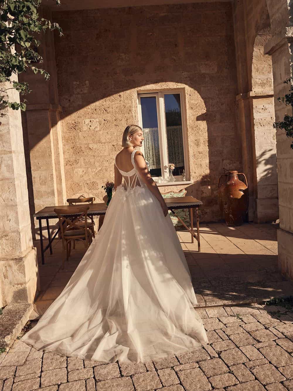  Norelle Modeca 1
