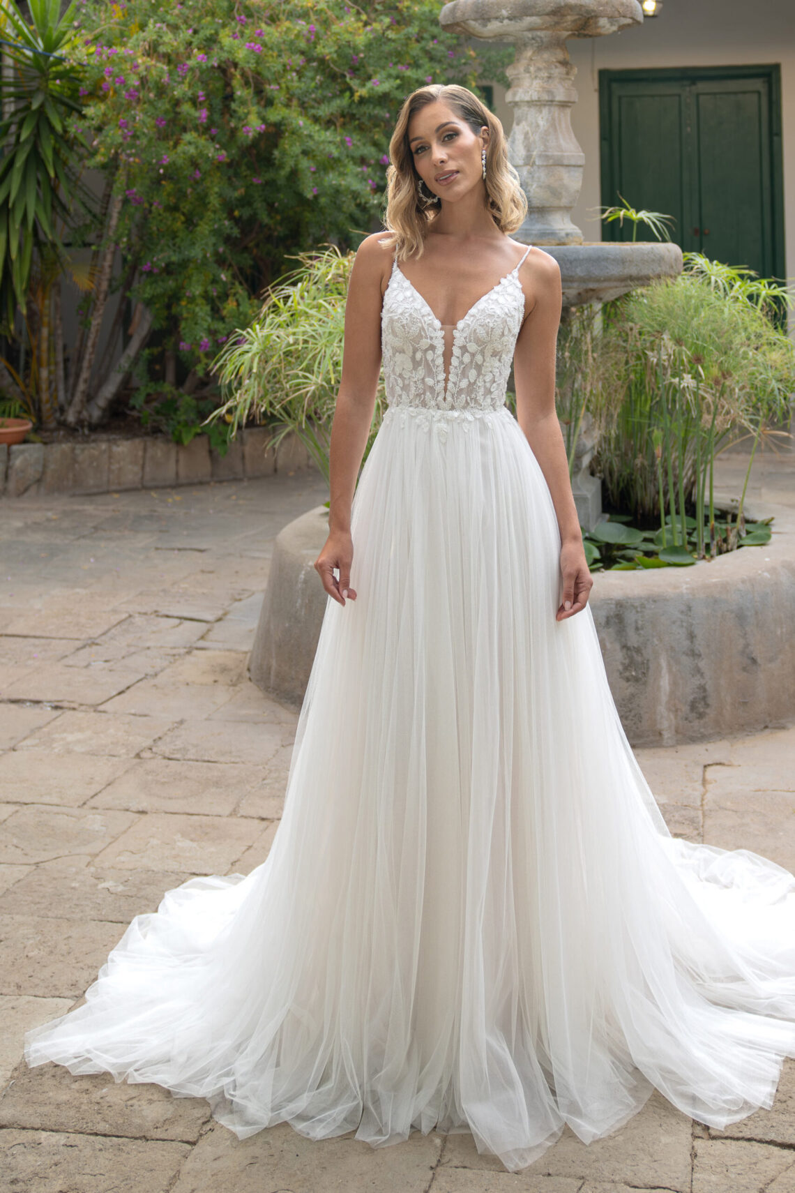 Brautkleid 8328 von Diane Legrand kaufen bei Weddingworld 1
