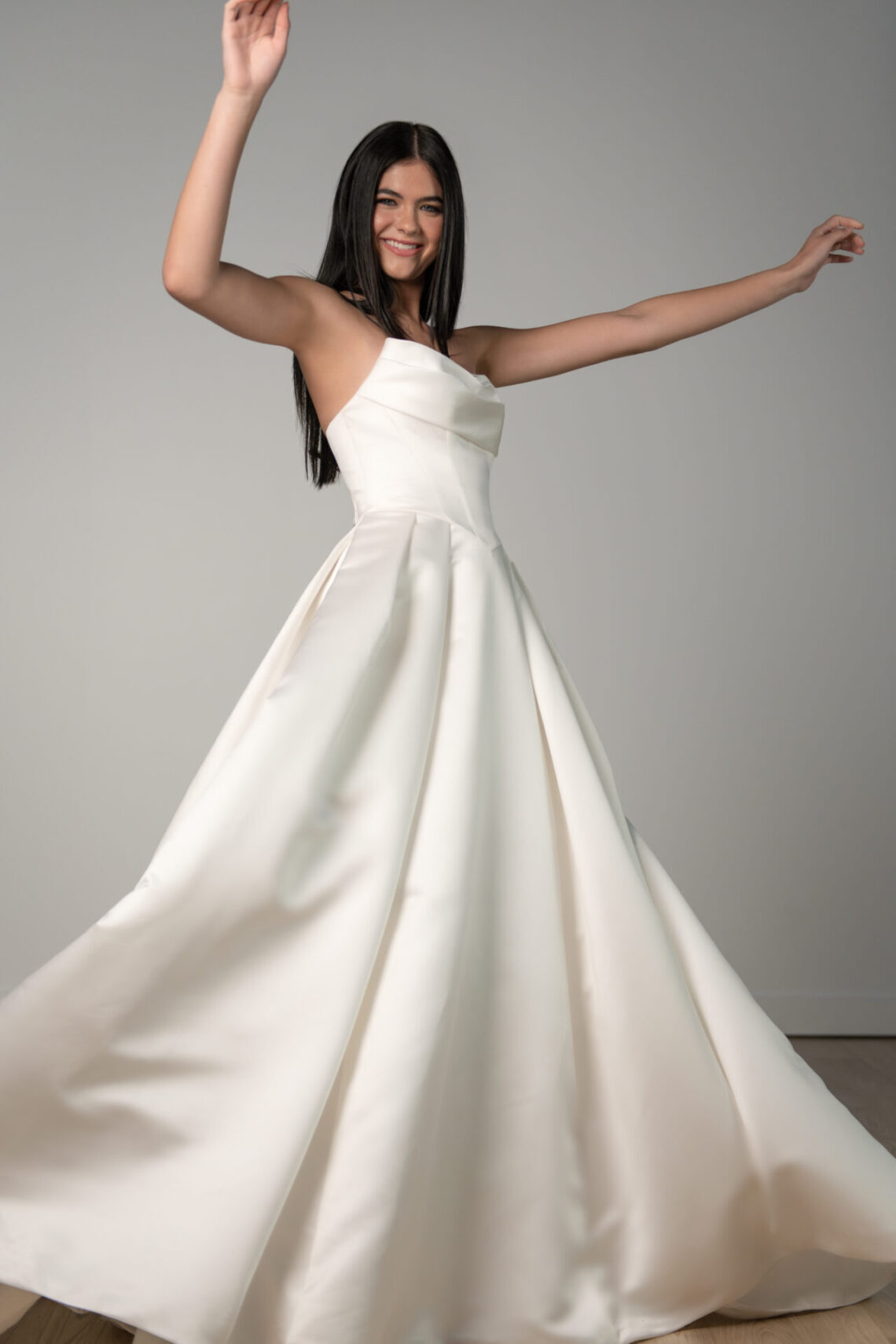 Brautkleid SY8084 von Stella York kaufen bei Weddingworld 1