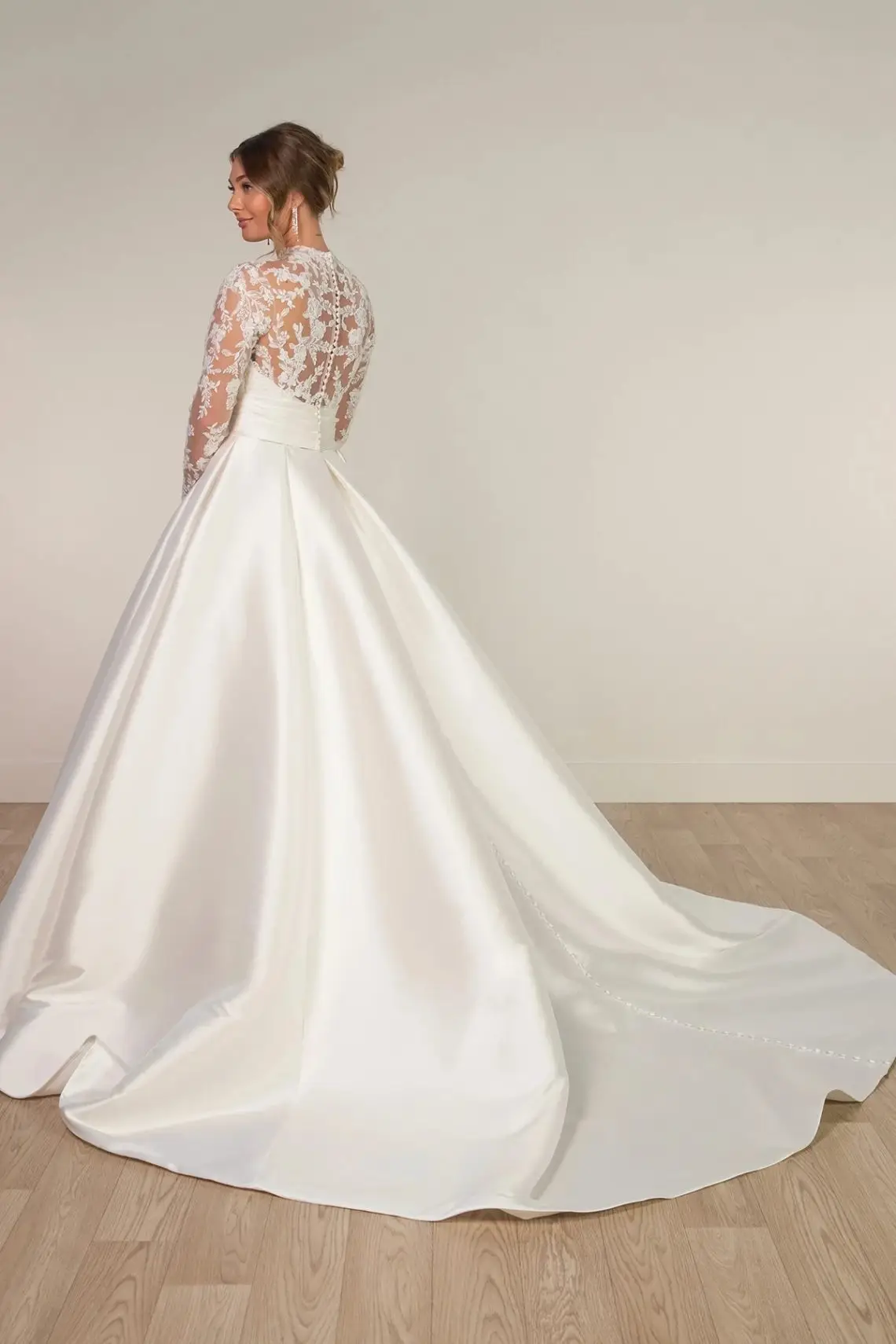 Brautkleid SY8230 von Stella York kaufen bei Weddingworld 4