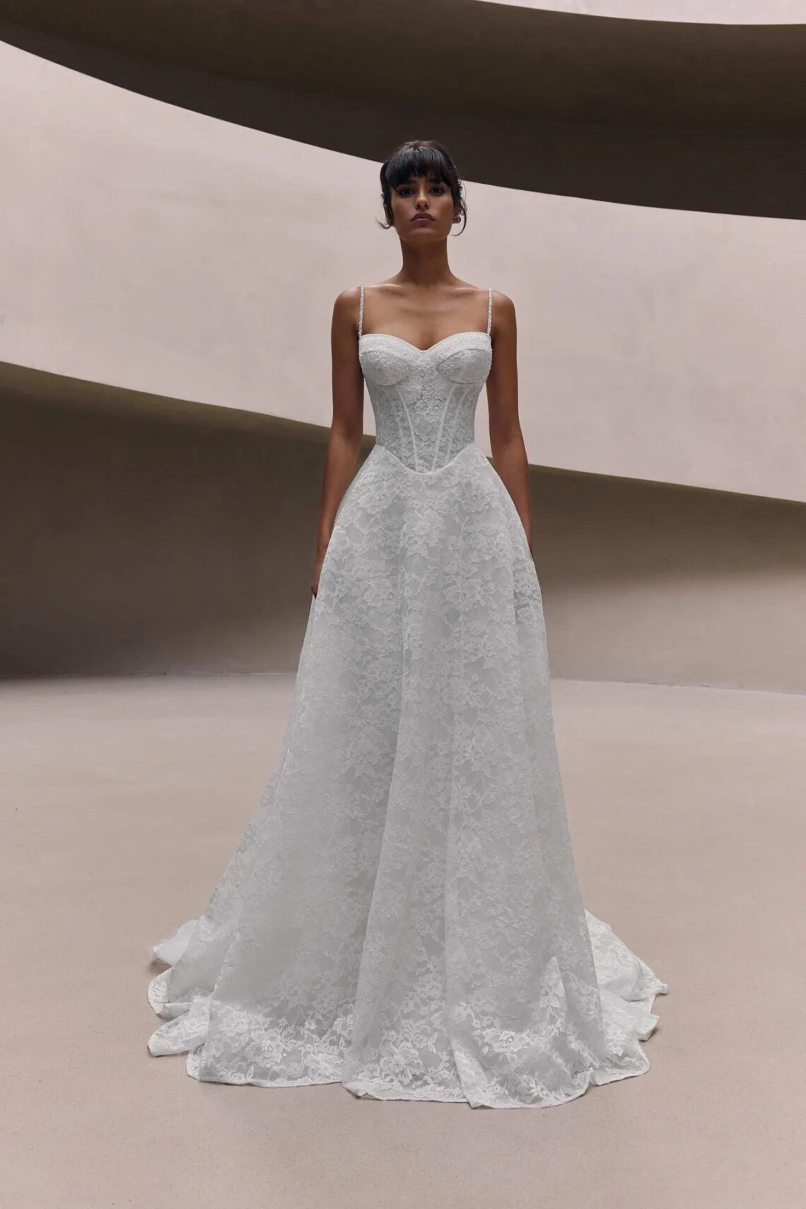 Brautkleid Tavira von Milla Nova kaufen bei Weddingworld 2
