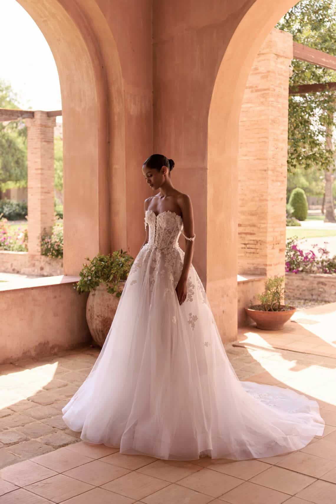 Brautkleid Dilyara von Tina Valerdi kaufen bei Weddingworld 3