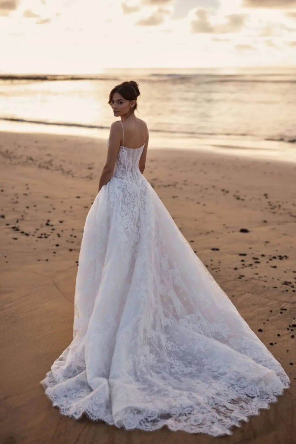 Brautkleid Vanessa von Milla Nova kaufen bei Weddingworld 3