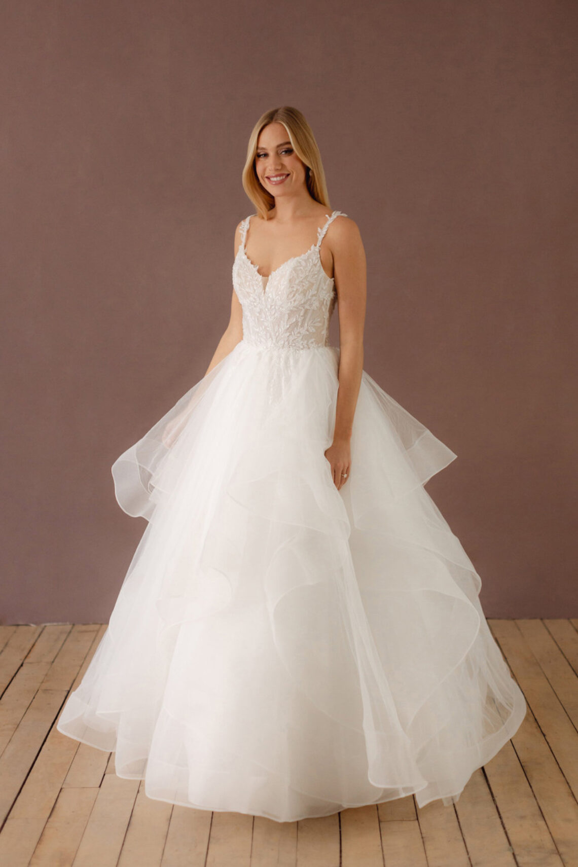 Brautkleid X163 von Allure Bridals kaufen bei Weddingworld 1
