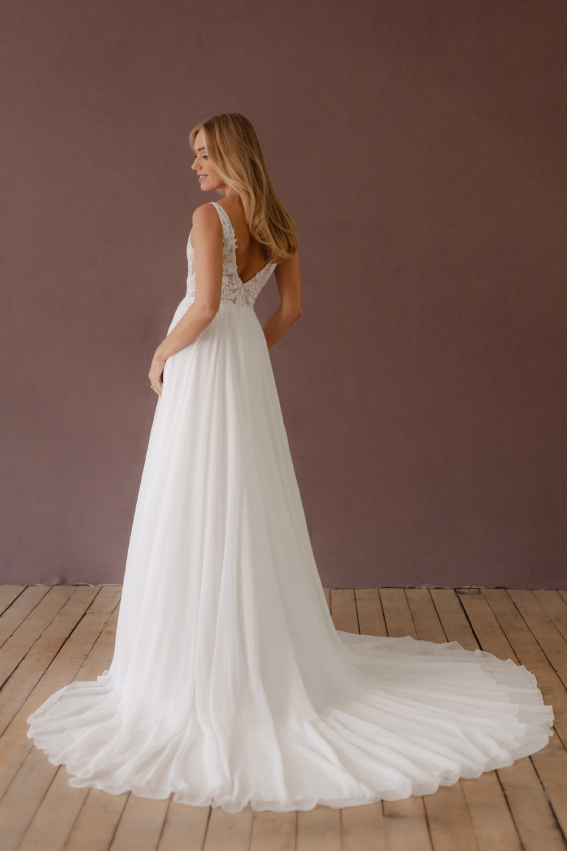 Brautkleid X164 von Allure Bridals kaufen bei Weddingworld 3