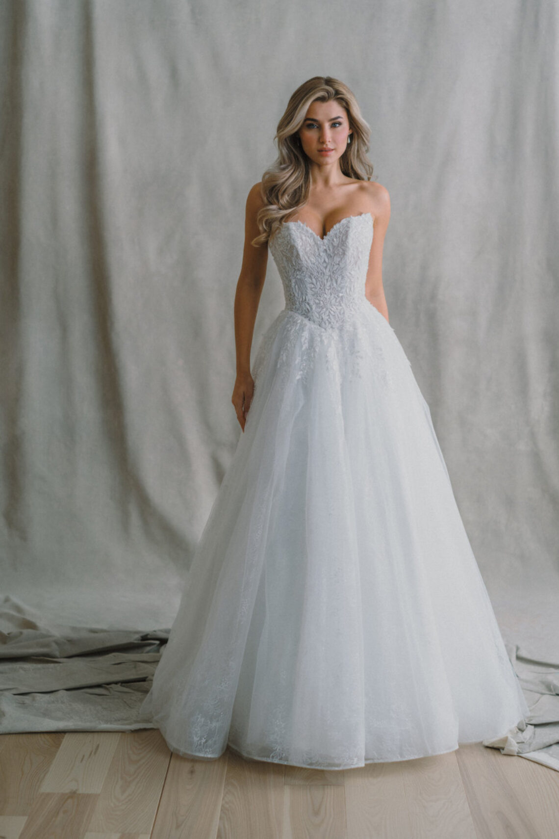 Brautkleid X219 von Allure Bridals kaufen bei Weddingworld 1