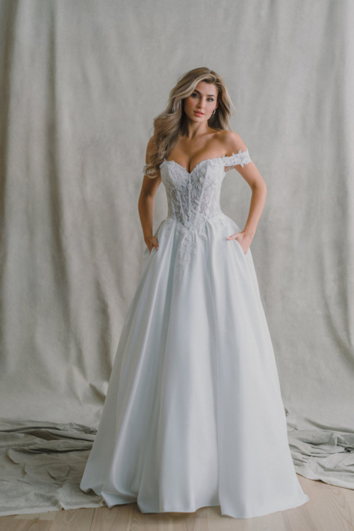 Brautkleid X229 von Allure Bridals kaufen bei Weddingworld 1