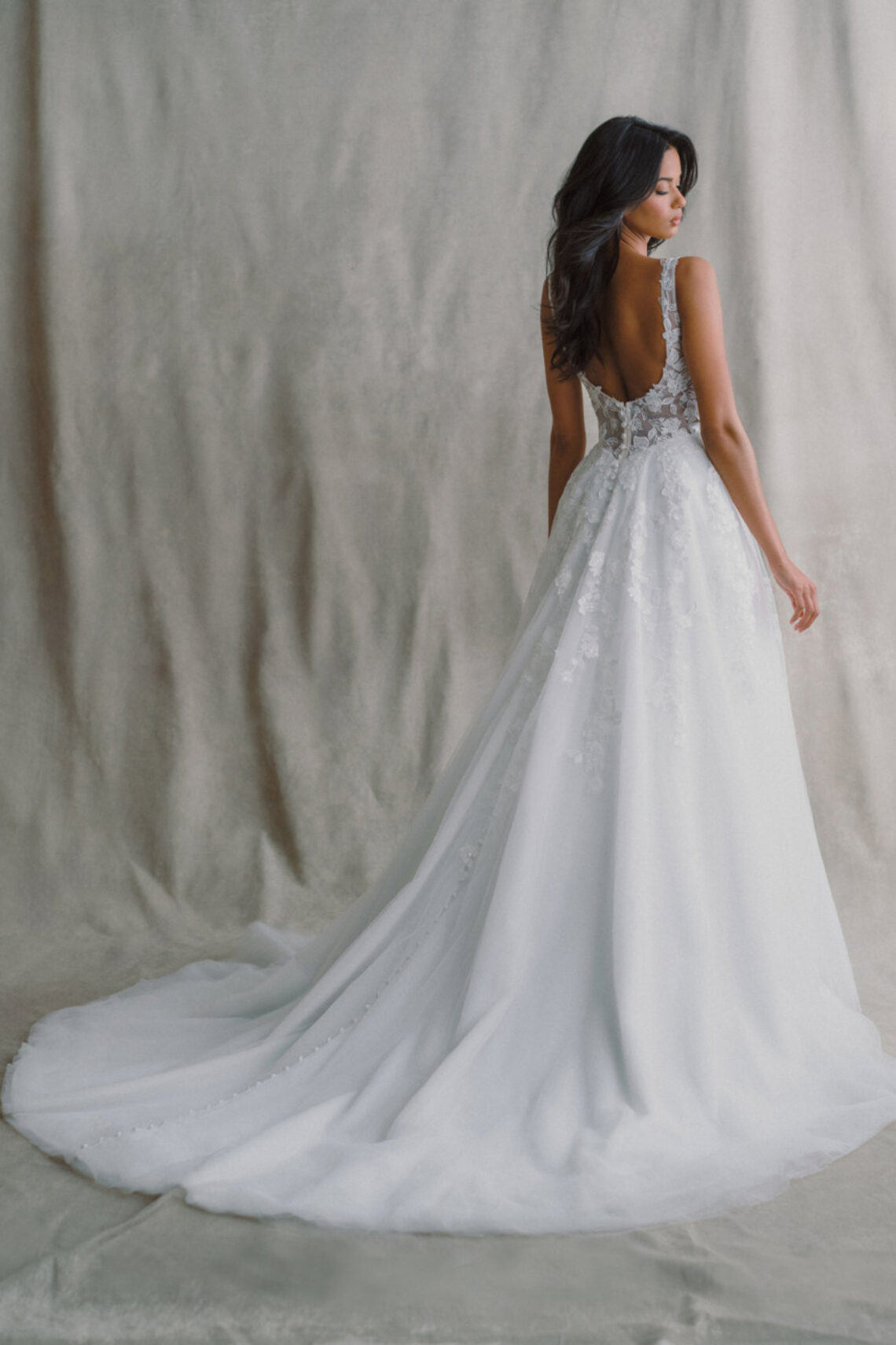 Brautkleid X230 von Allure Bridals kaufen bei Weddingworld 3