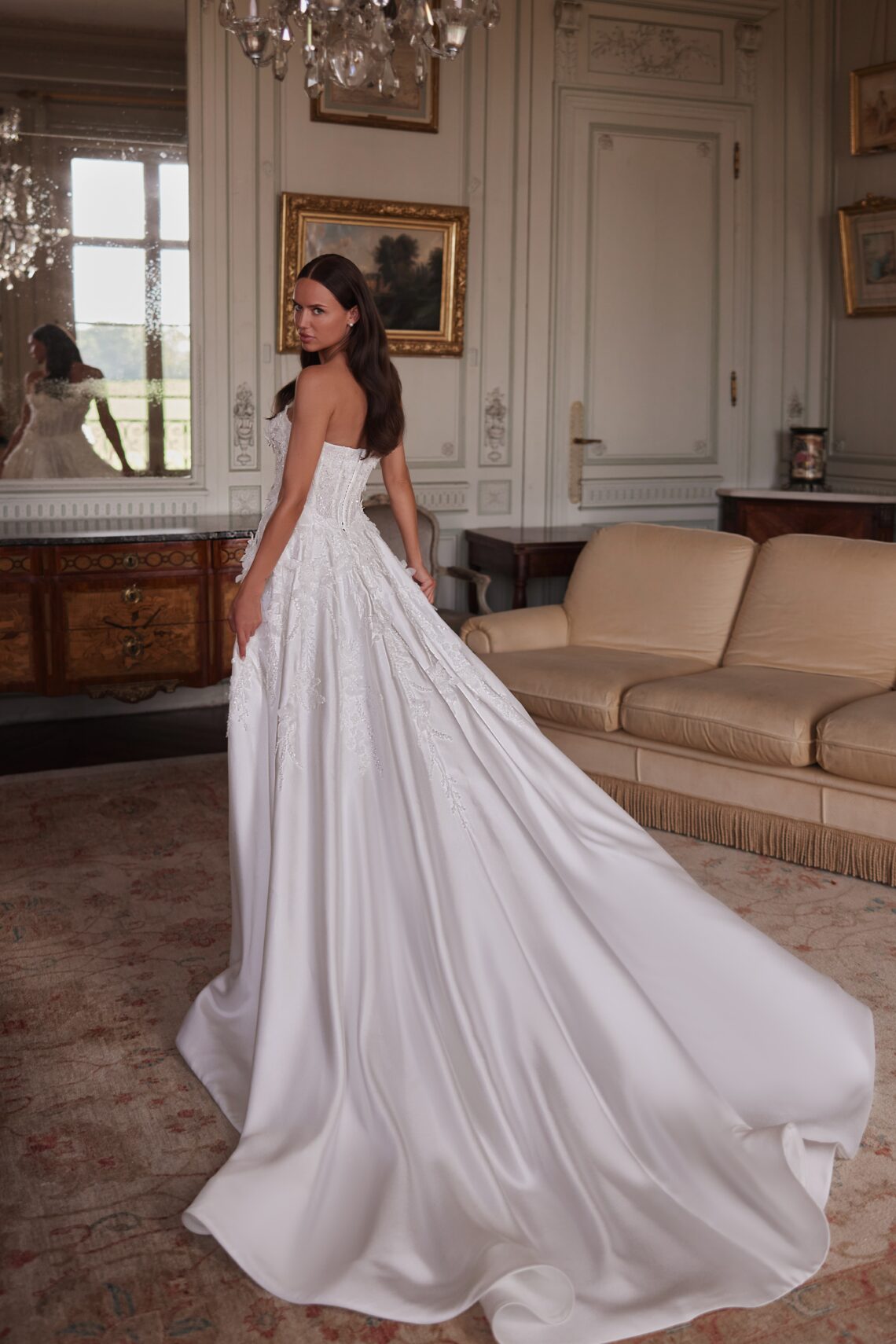 Brautkleid Leda von Yedyna kaufen im Weddingworld 3