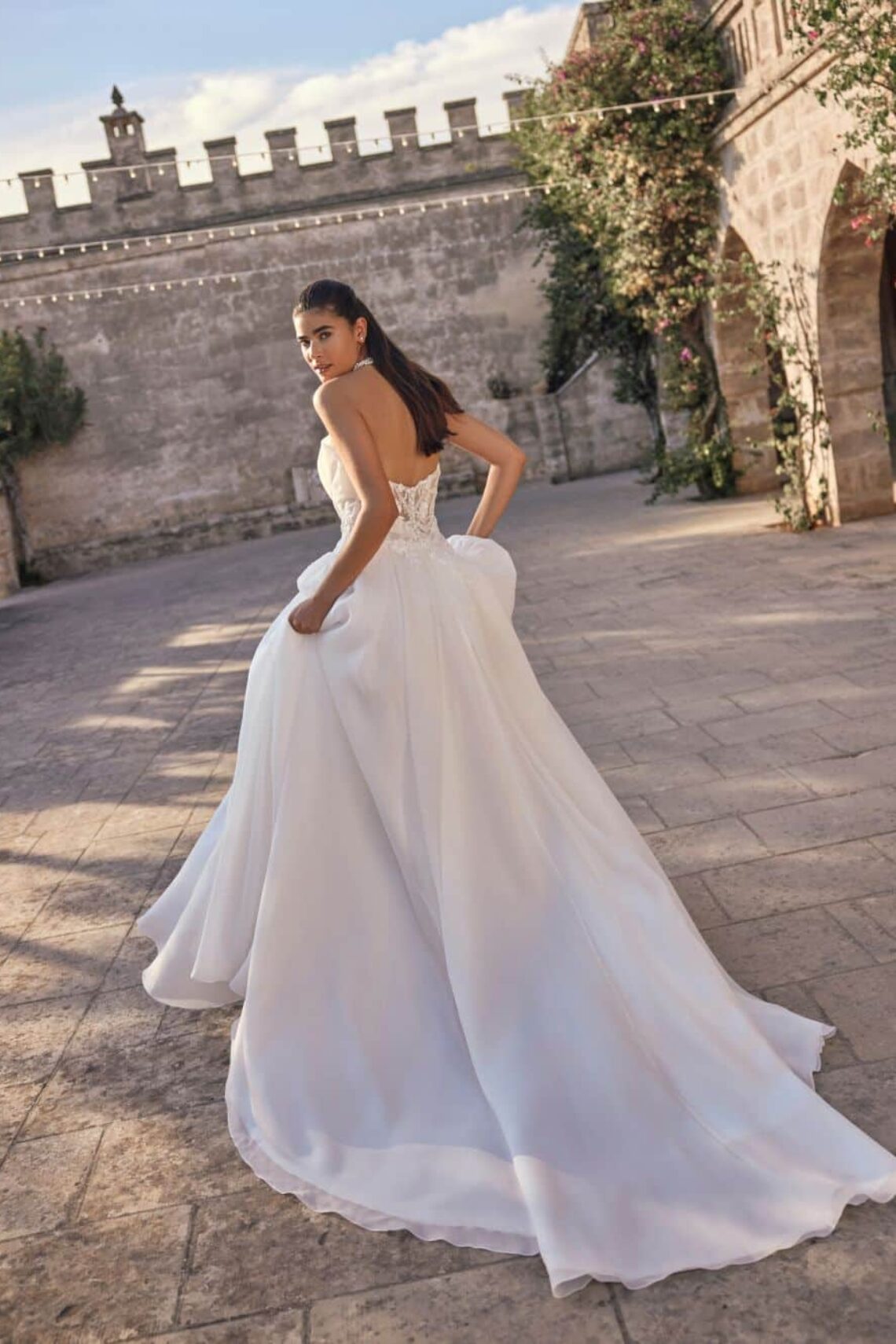 back-of-wedding-dress-morena-by-modeca