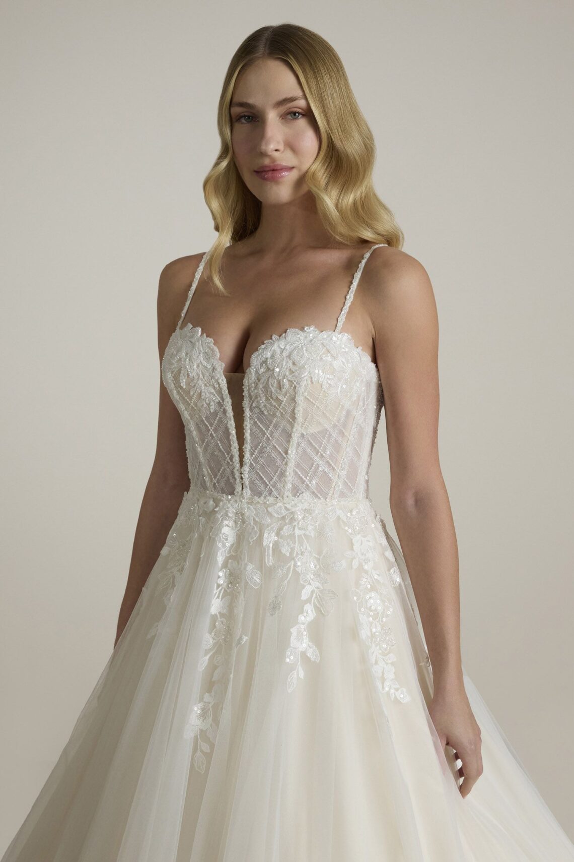 Brautkleid Beauty von Ladybird kaufen im Weddingworld 3