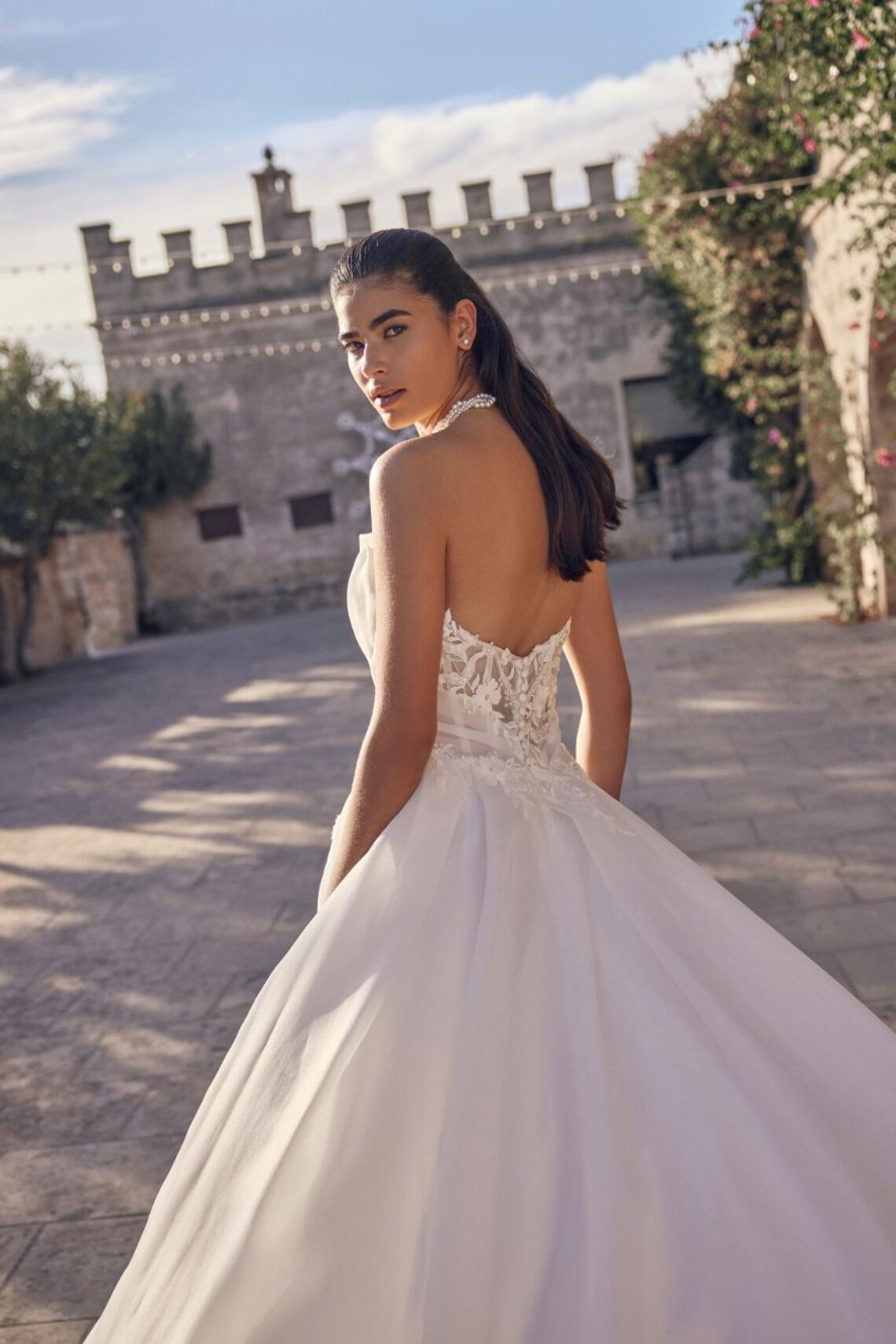 close-up-back-wedding-dress-morena-by-modeca