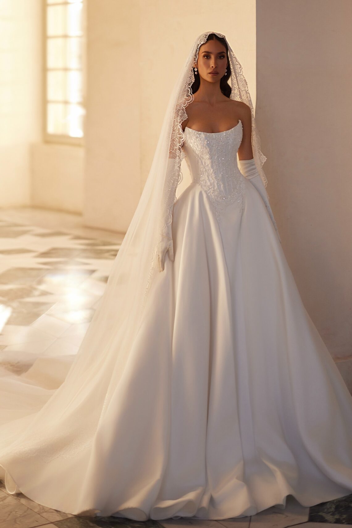 Brautkleid Elen von Dominiss kaufen bei Weddingworld 3