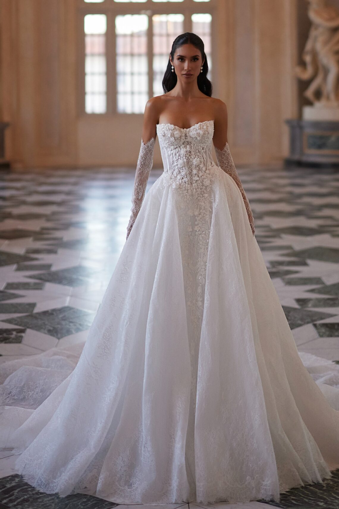 Brautkleid Estelle von Dominiss kaufen bei Weddingworld 3