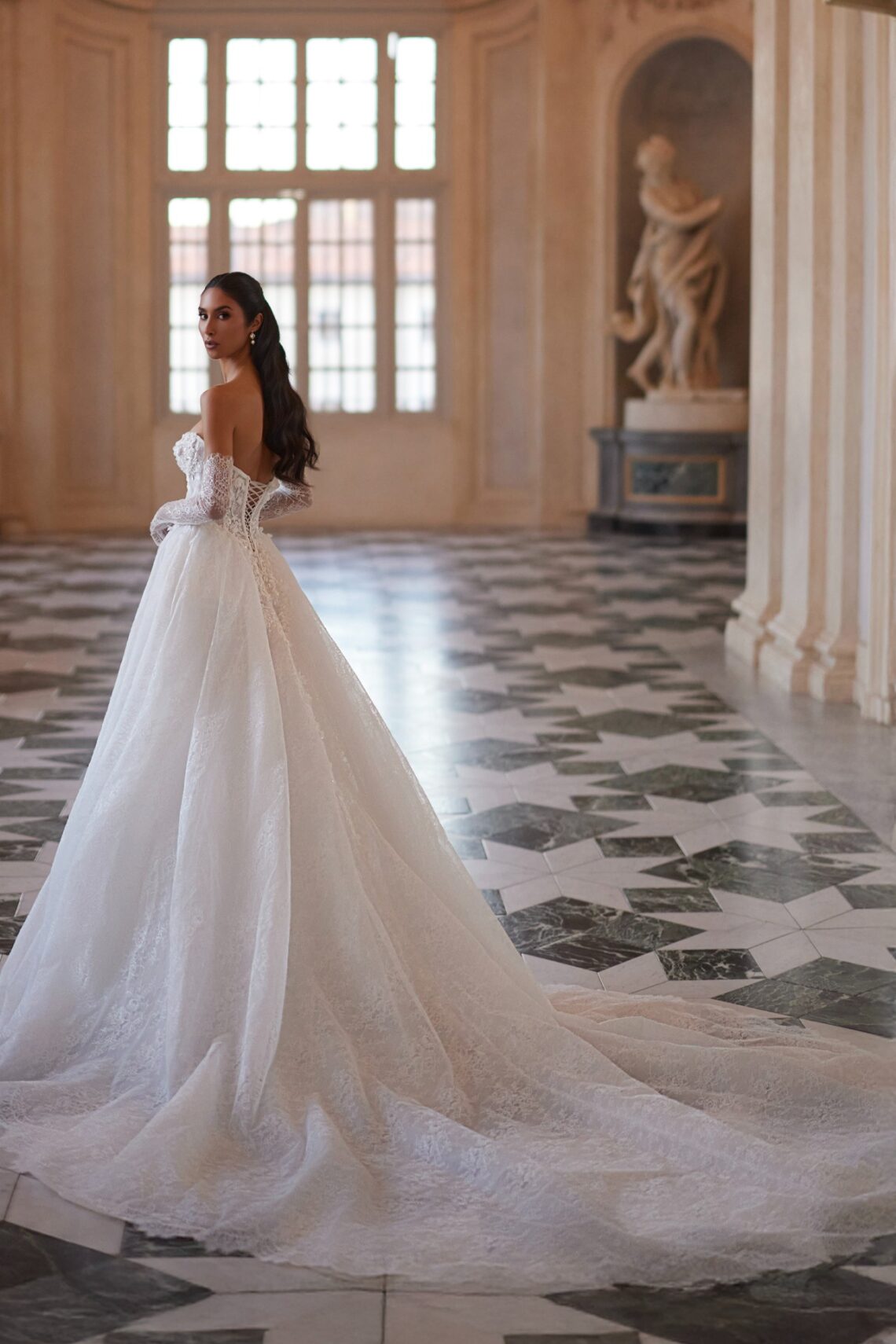 Brautkleid Estelle von Dominiss kaufen bei Weddingworld 1
