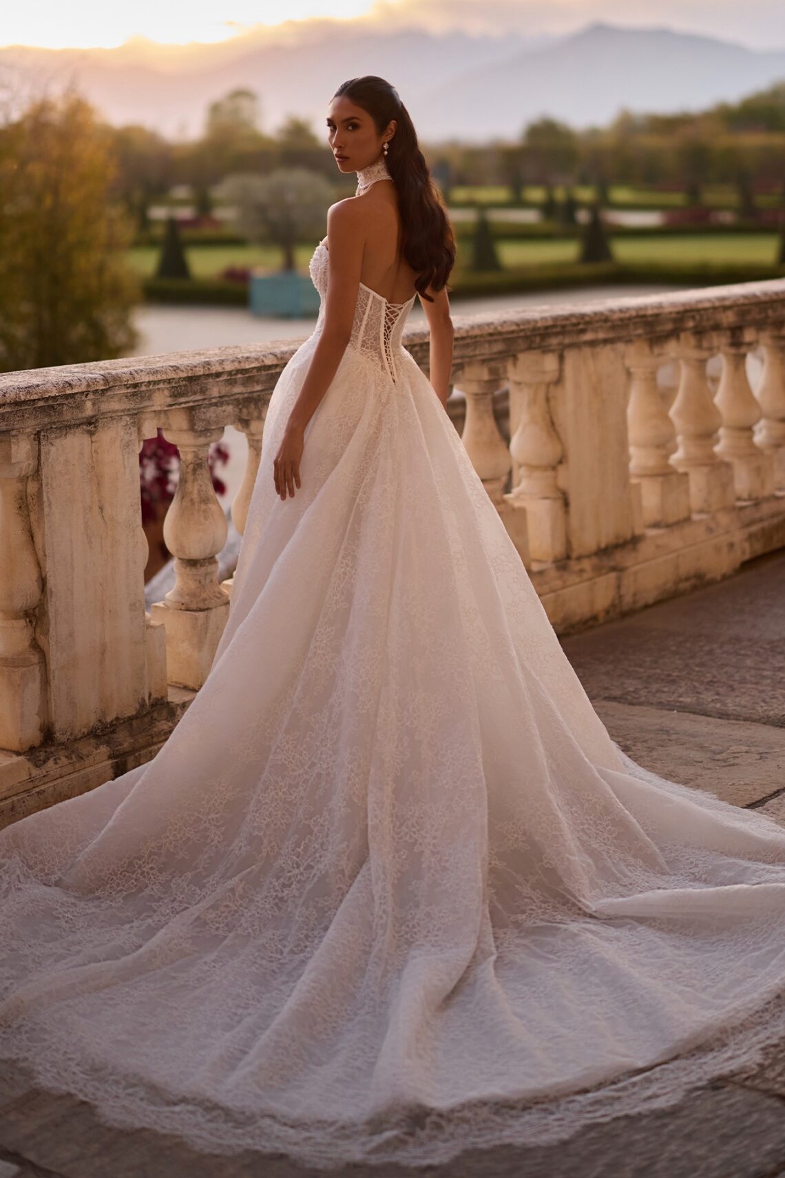 Brautkleid Eweline von Dominiss kaufen bei Weddingworld 1