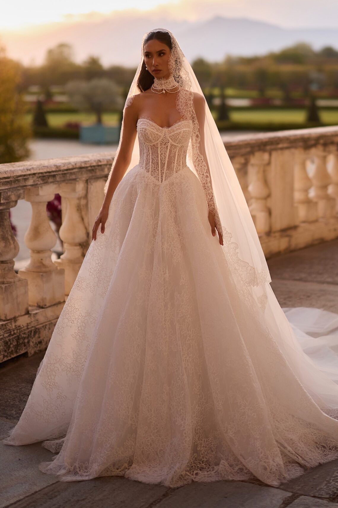Brautkleid Eweline von Dominiss kaufen bei Weddingworld 2