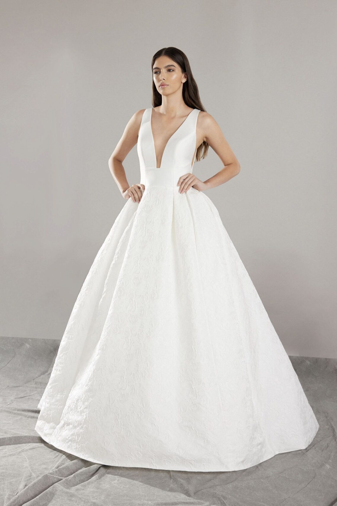 Brautkleid Filante von Pronovias kaufen im Weddingworld 1