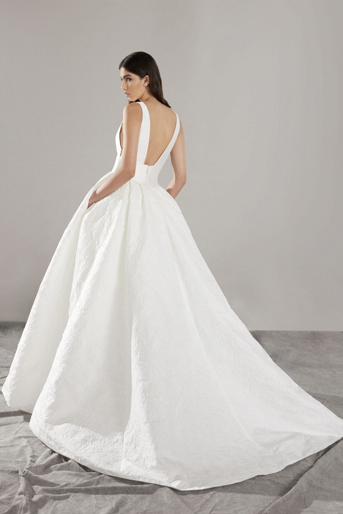 Brautkleid Filante von Pronovias kaufen im Weddingworld 2