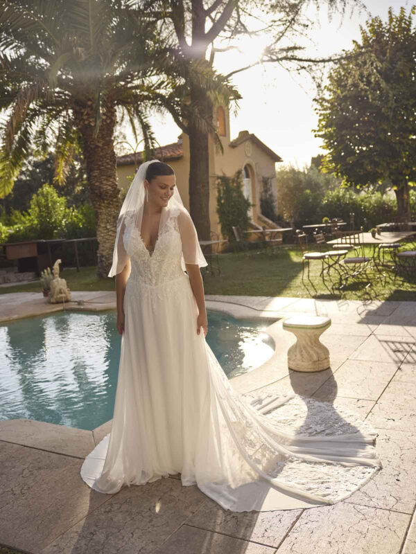 Brautkleider Curves by Modeca Jaimie