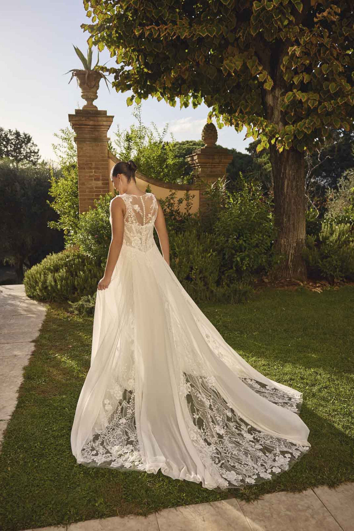 Brautkleid Jaimie von Modeca kaufen bei Weddingworld 2