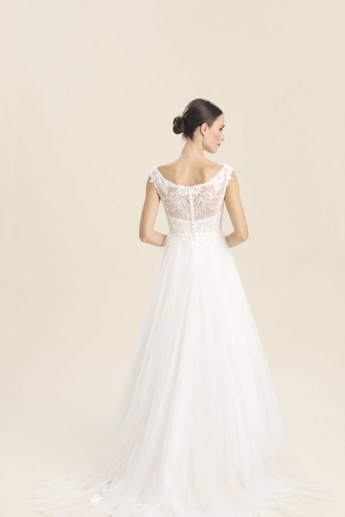 Brautkleid Leonora von Bianco Evento kaufen im Weddingworld 1