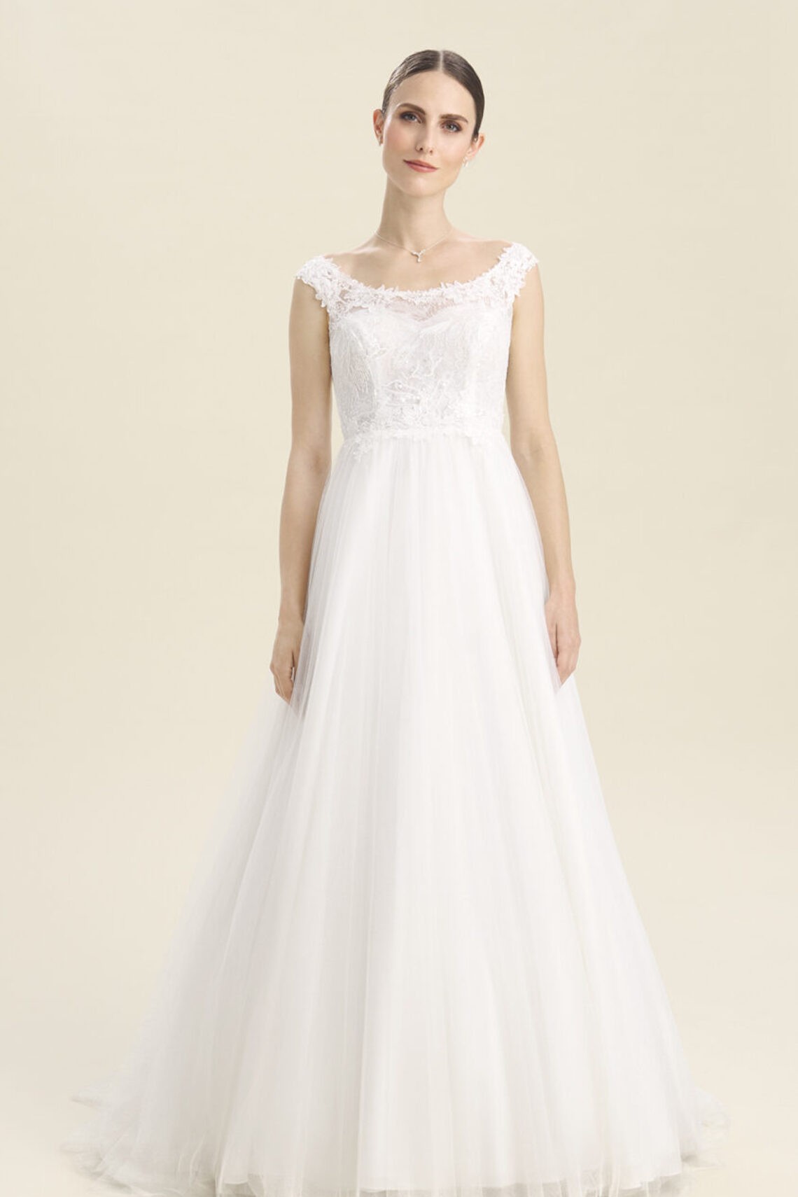 Brautkleid Leonora von Bianco Evento kaufen im Weddingworld 2