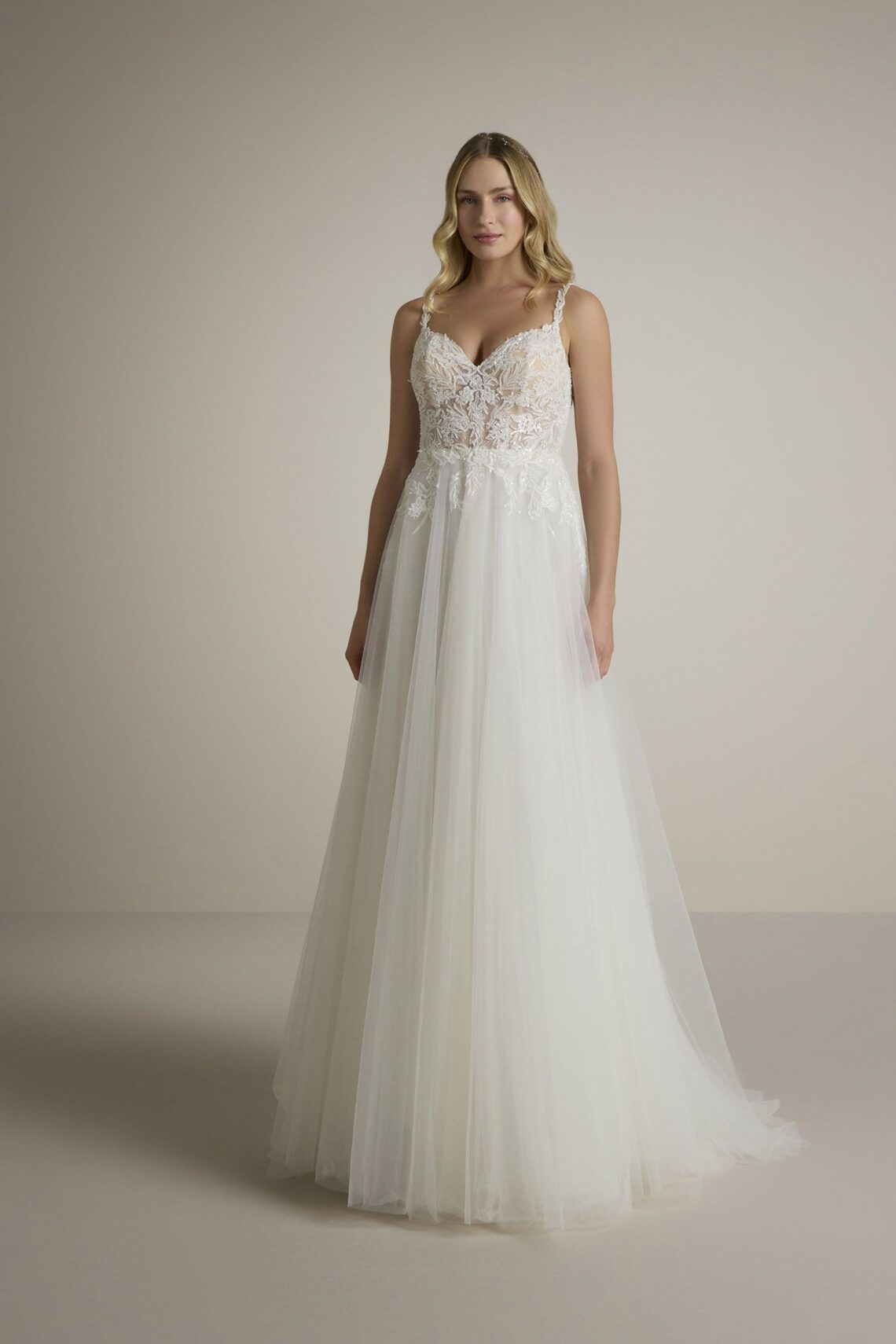 Brautkleid Ratri von Ladybird kaufen im Weddingworld 1